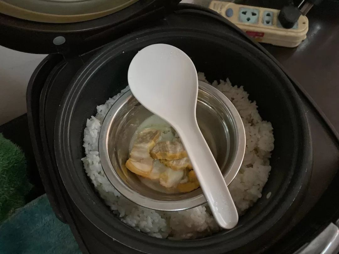 外卖员12小时狂接253单后就地离职,长沙外卖员每天48单倒在出租屋