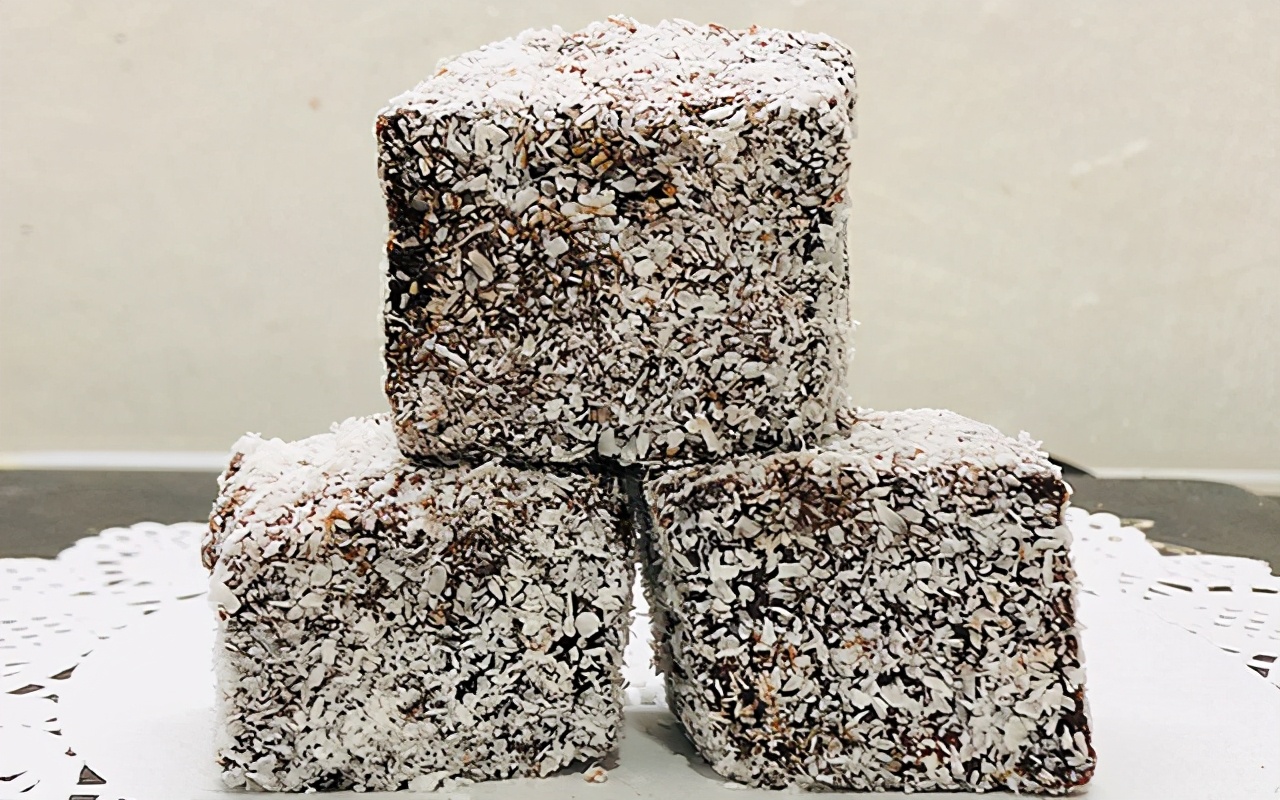 一款简易却颠覆你认知的蛋糕,莱明顿蛋糕