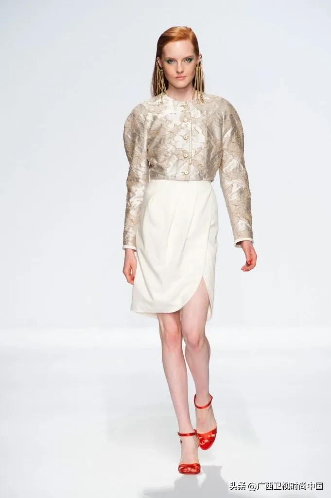 适合年轻人的职场穿搭,职场穿搭尽显干练大气