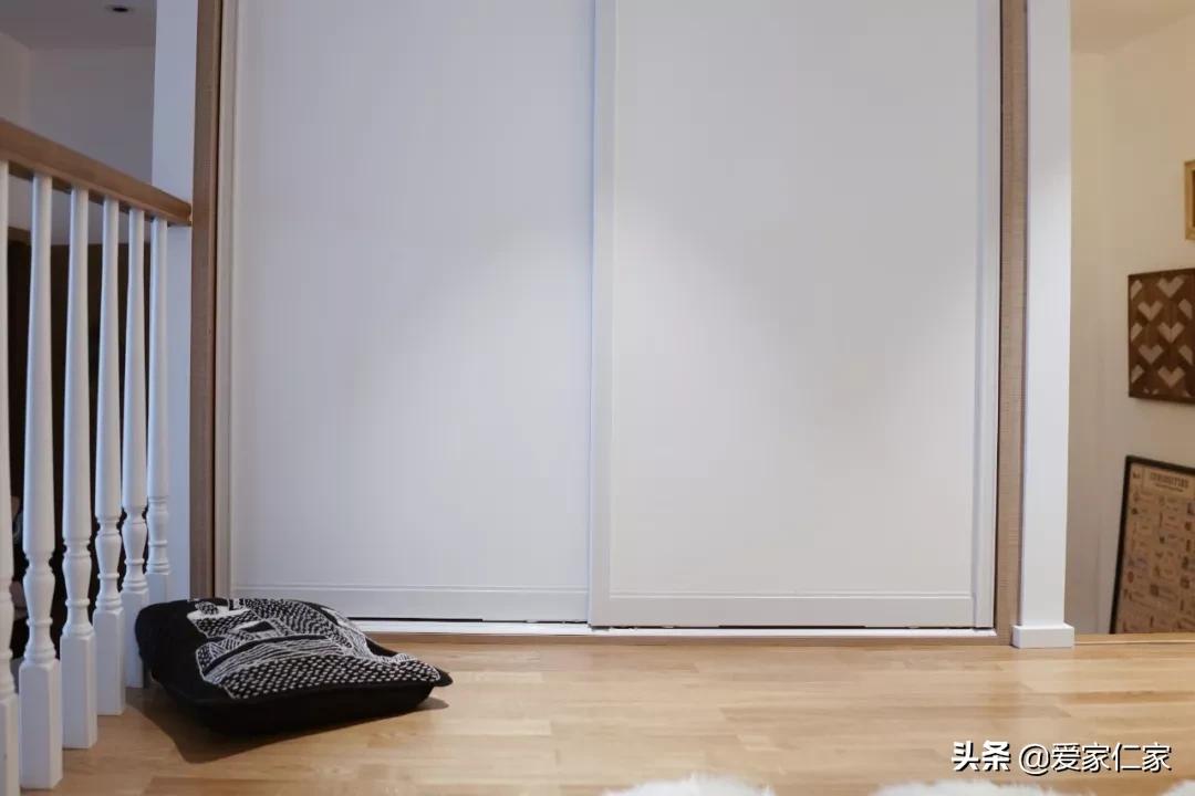 她买下32㎡上海老旧学区房，为女儿打造小桃园，20㎡超舒适大庭院