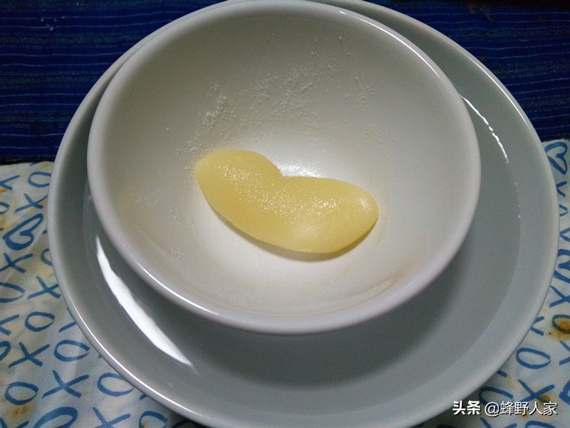 蜜蜂蜂王远嫁他乡，作为娘家的养蜂人需要准备哪些嫁妆