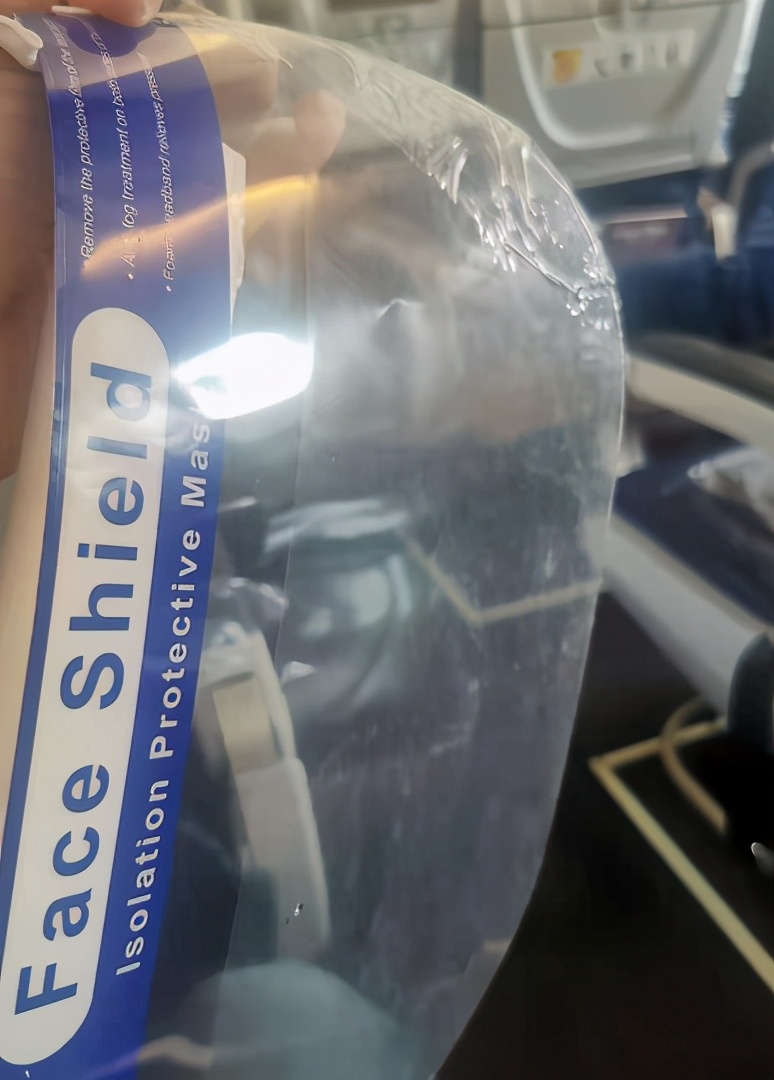 我穿着两条秋裤套牛仔外加带绒冲锋衣，来到零上29度的墨西哥