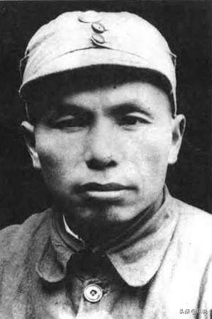 张鼎丞任华中司令，为了让粟裕指挥作战，另建华中*战野**军