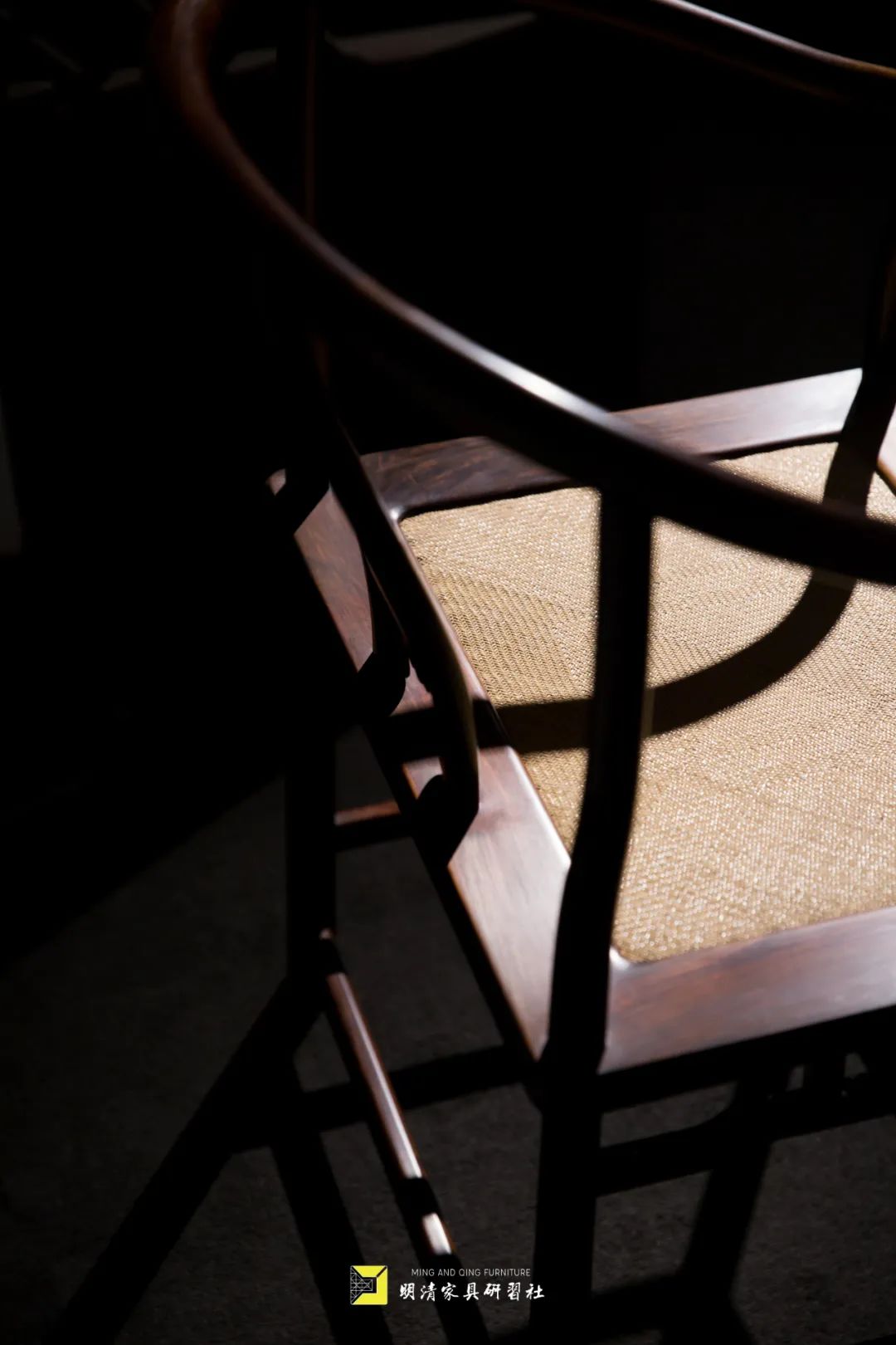 余尝净一室，置一圈椅|影木坊