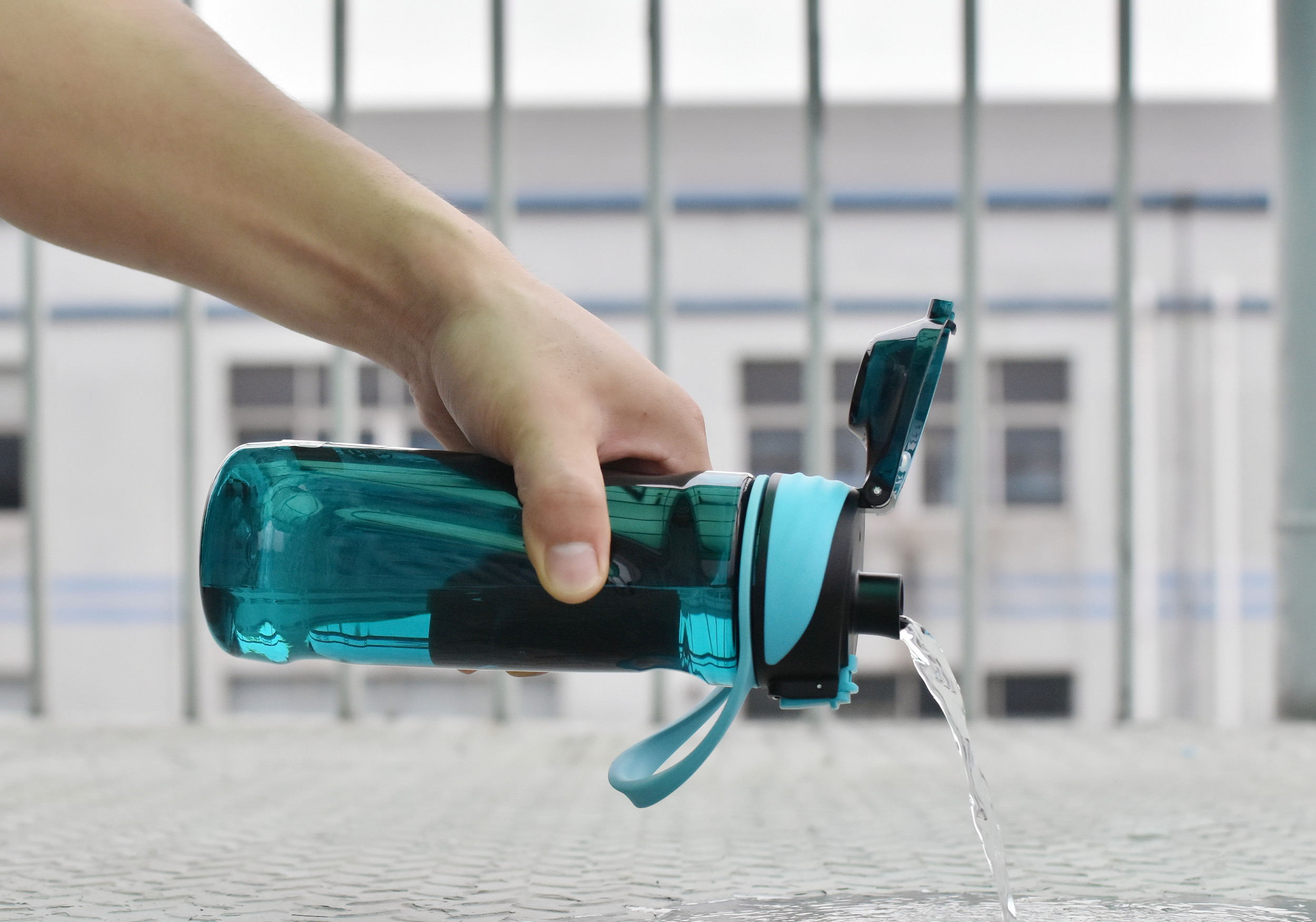 鏂藉瘑鐗归殢椋庣郴鍒楃洿楗澂,鏂藉瘑鐗归殢椋庣洿楗澂