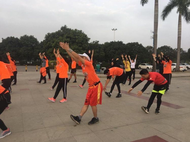 相逢是歌相聚是缘你我同行下句,相逢是缘相聚是情诗