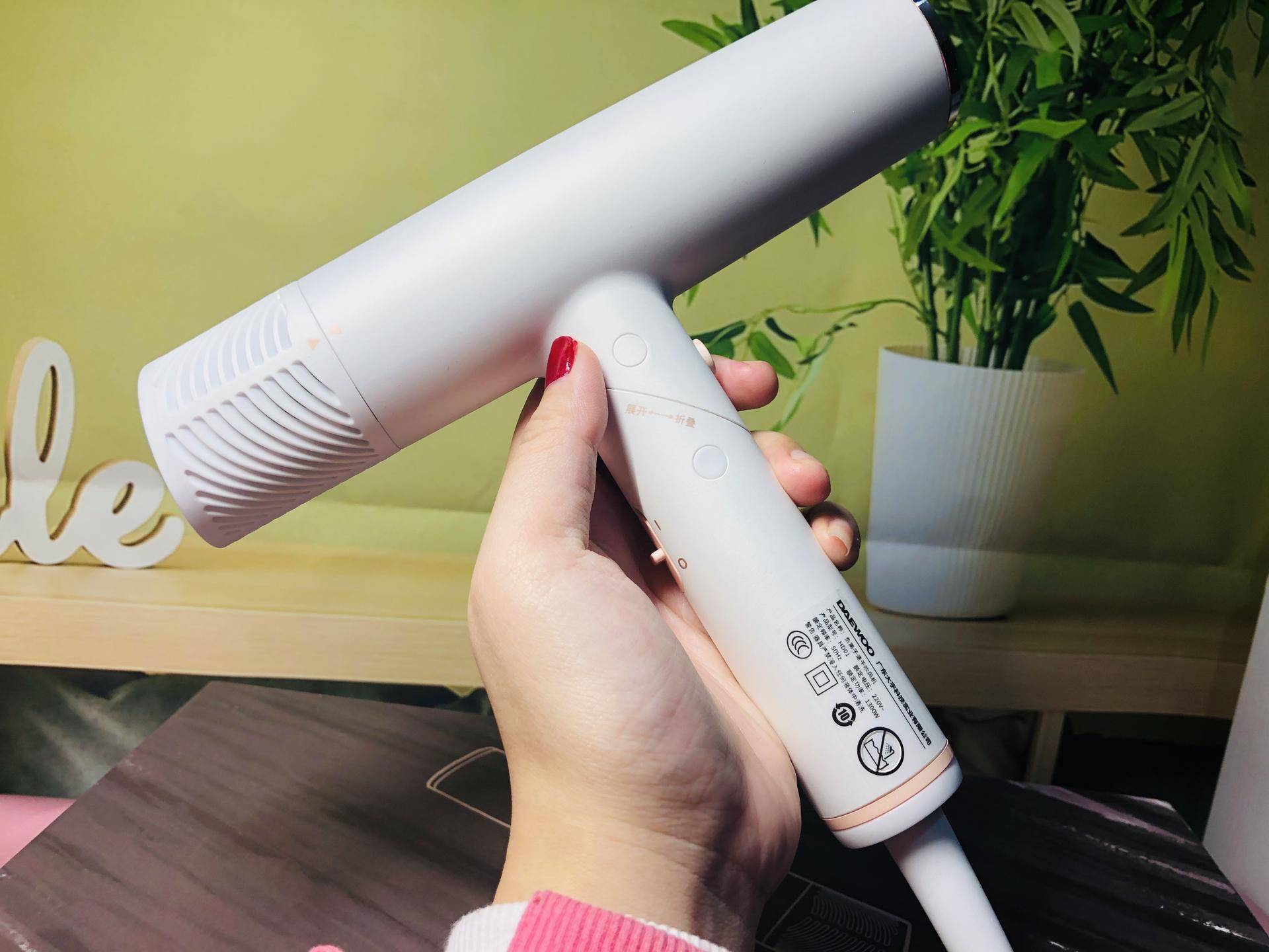 大宇高速吹风机对比徕芬吹风机,大宇吹风机测评