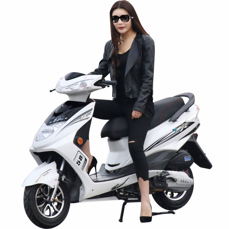 摩托车祸撞飞“蛋蛋”，散落滚烫柏油马路上，还能再移植回去吗？