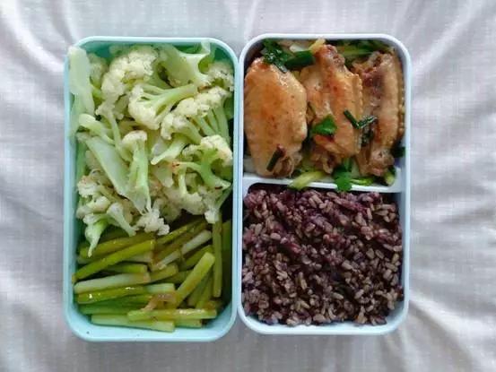 今日健身便当搭配有你喜欢吃的吗,简单丰富蛋白质健身便当