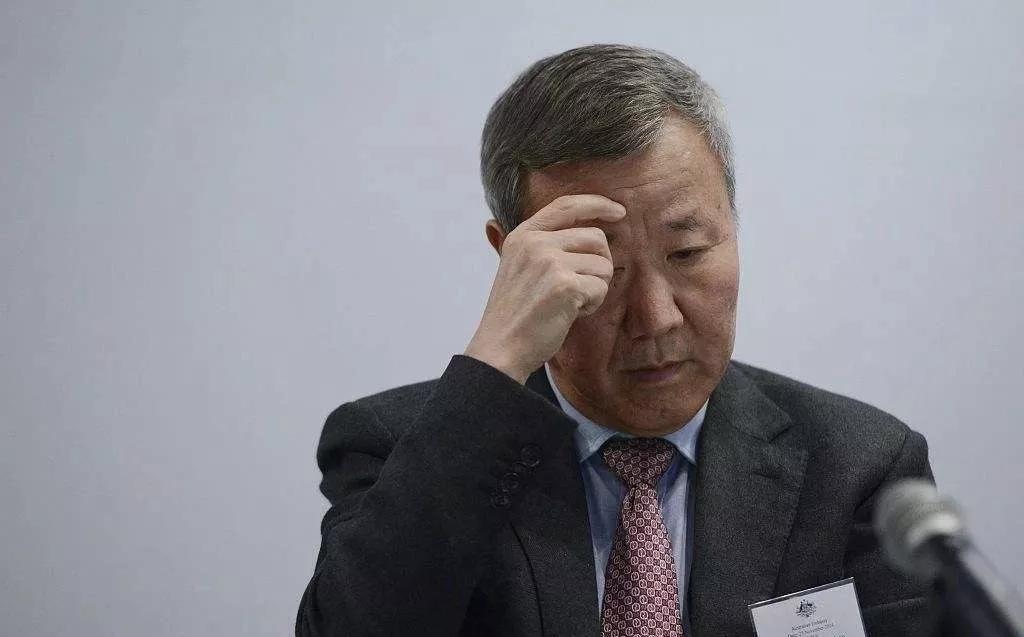 负债10亿的老总被抓,负债百亿裁员百万董事长失联