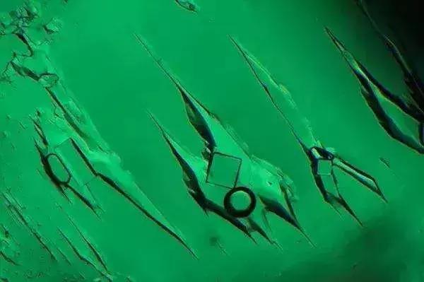 缅甸宝石翡翠,缅甸翡翠的八大原石介绍