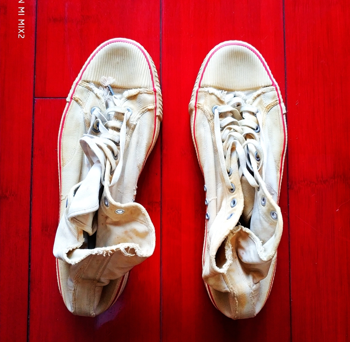 红宝书今昔图片,回忆一下宝贝小时候的照片