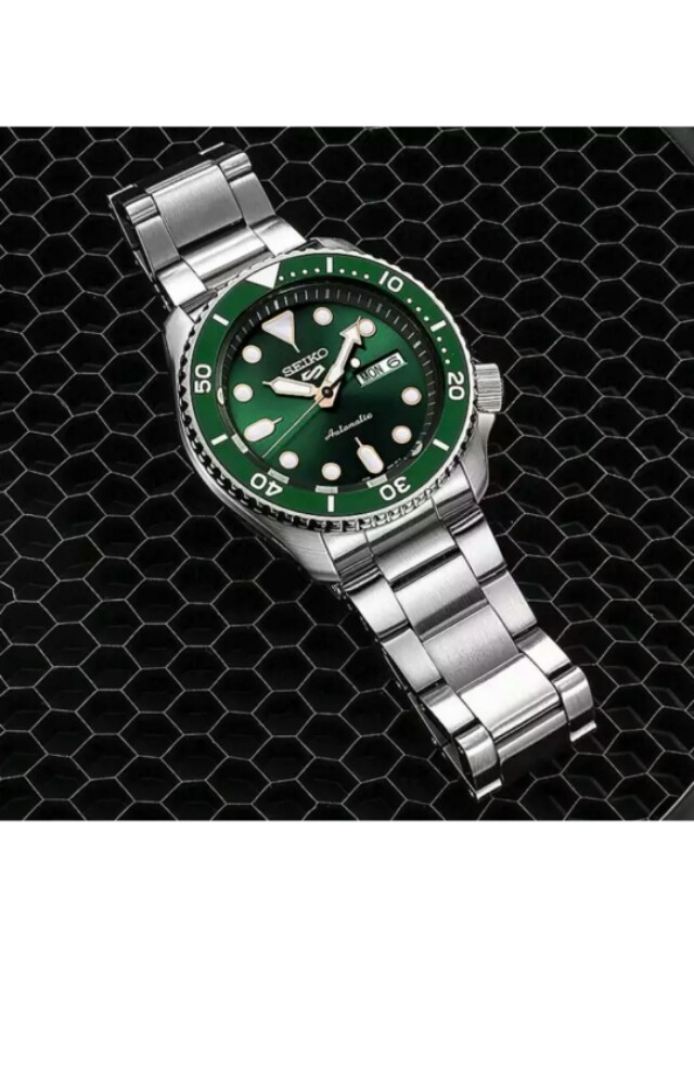 亲民的精工5号水鬼腕表