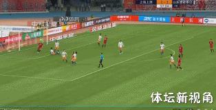 蒿俊闵禁区传球,蒿俊闵与埃尔克森手球