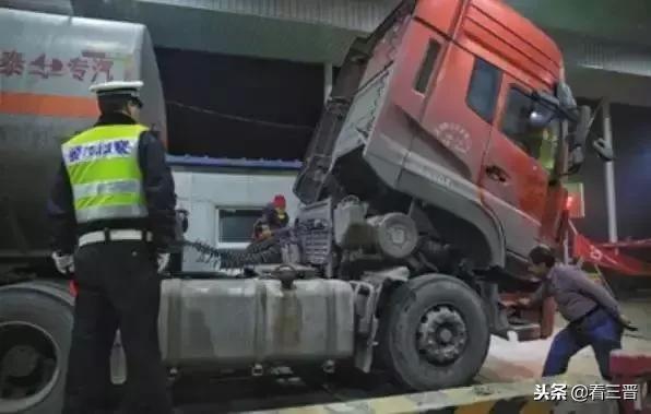 太原市闯红灯可以首次免罚吗,太原行人闯红灯抓拍怎么交罚款