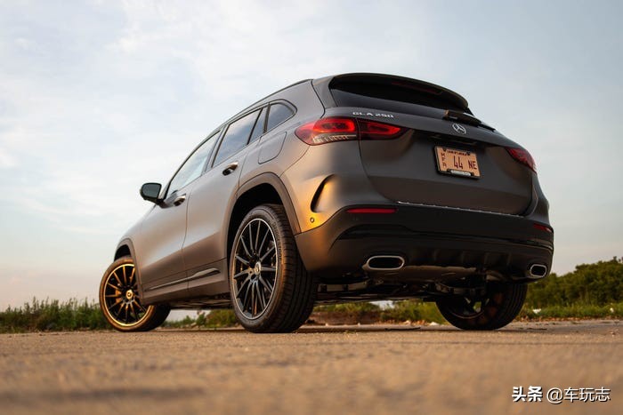 奔驰glasuv2024款试驾评测,2019奔驰gla250suv价格