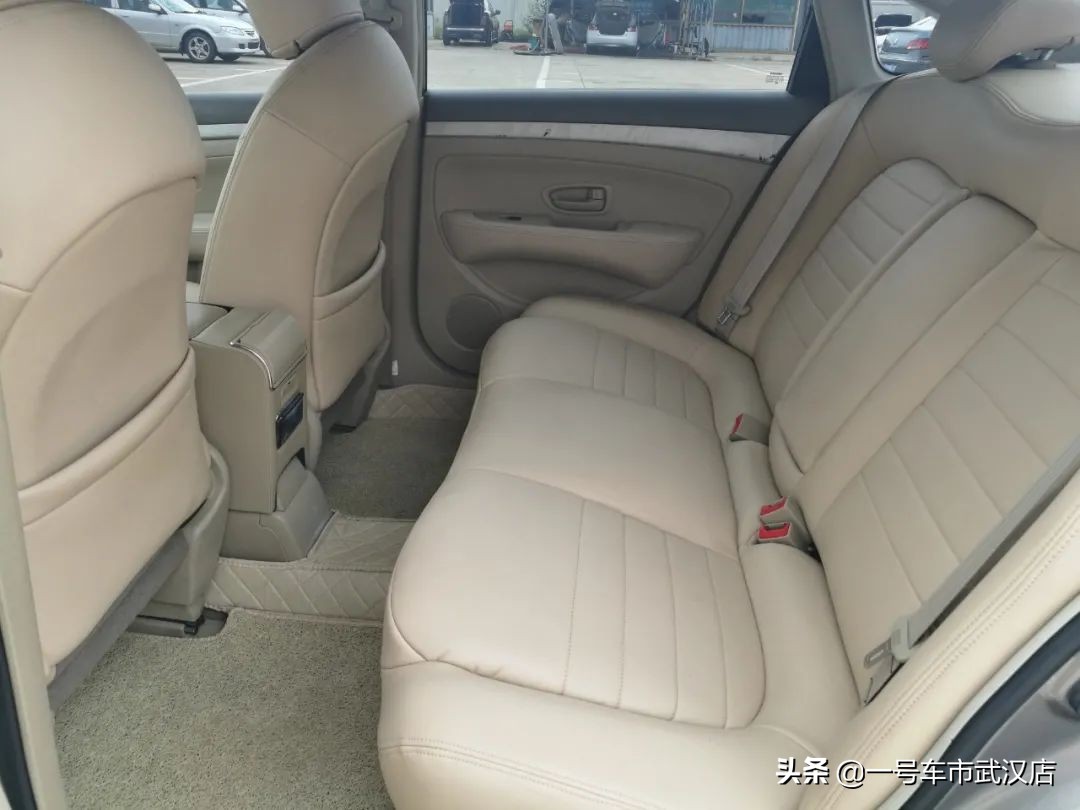 日产轩逸2012款1.6自动xe二手车检测,2012年尼桑轩逸白色1.6自动豪华版