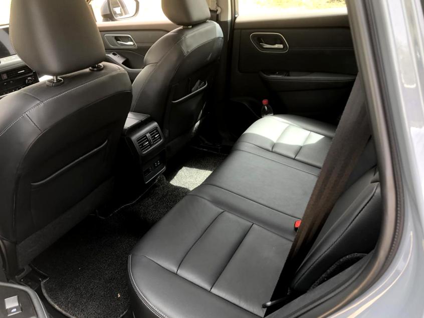 日产奇骏2017款2.5lcvt领先版4wd,奇骏三缸200亿是真的吗