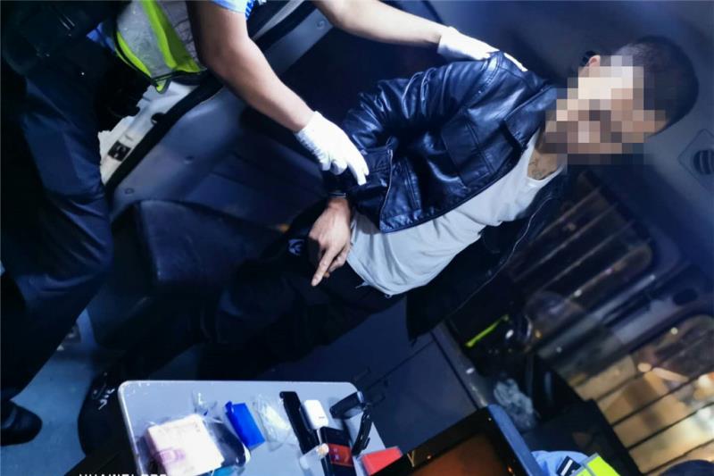 鐢峰瓙鐩厜鍛嗘粸,鐢峰瓙鐪肩鍛嗘粸鏃犵