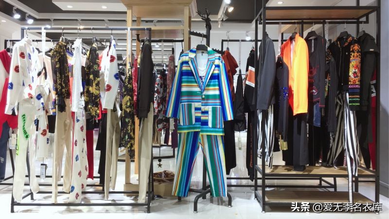 西乡品牌折扣女装批发,品牌女装折扣店货源进货渠道