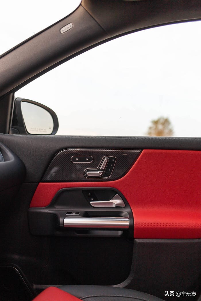 奔驰glasuv2024款试驾评测,2019奔驰gla250suv价格