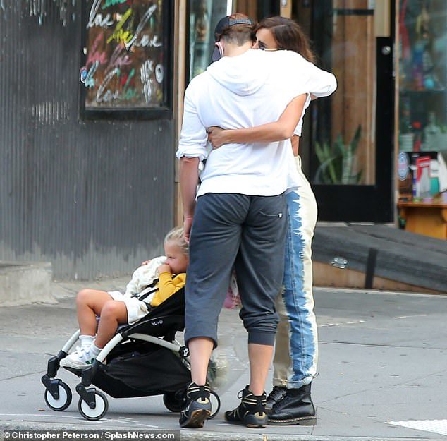 超模伊莲娜写真视频,超模伊莲娜最新街拍