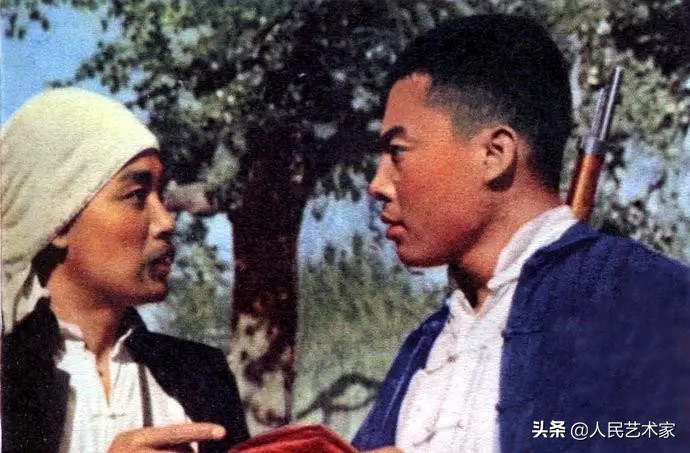 为了拍好这部《地道战》，朱龙广摔裂了右膝导致自己残疾，刘江戴假牙嘴巴被磨得发肿，苦不堪言