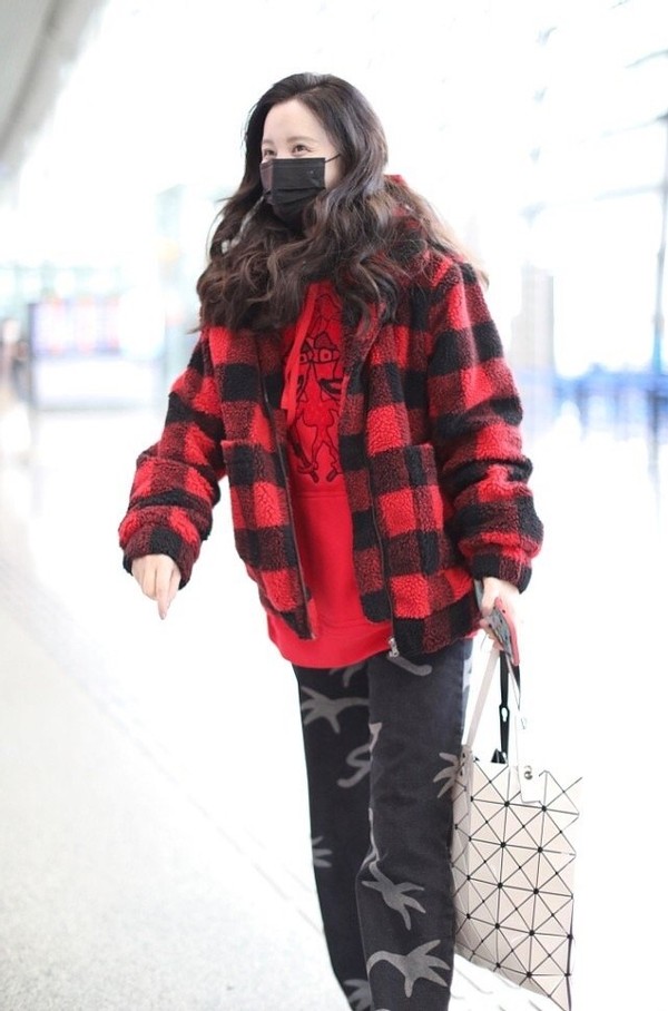 过年不穿红色怎么搭配,过年不应该穿的颜色