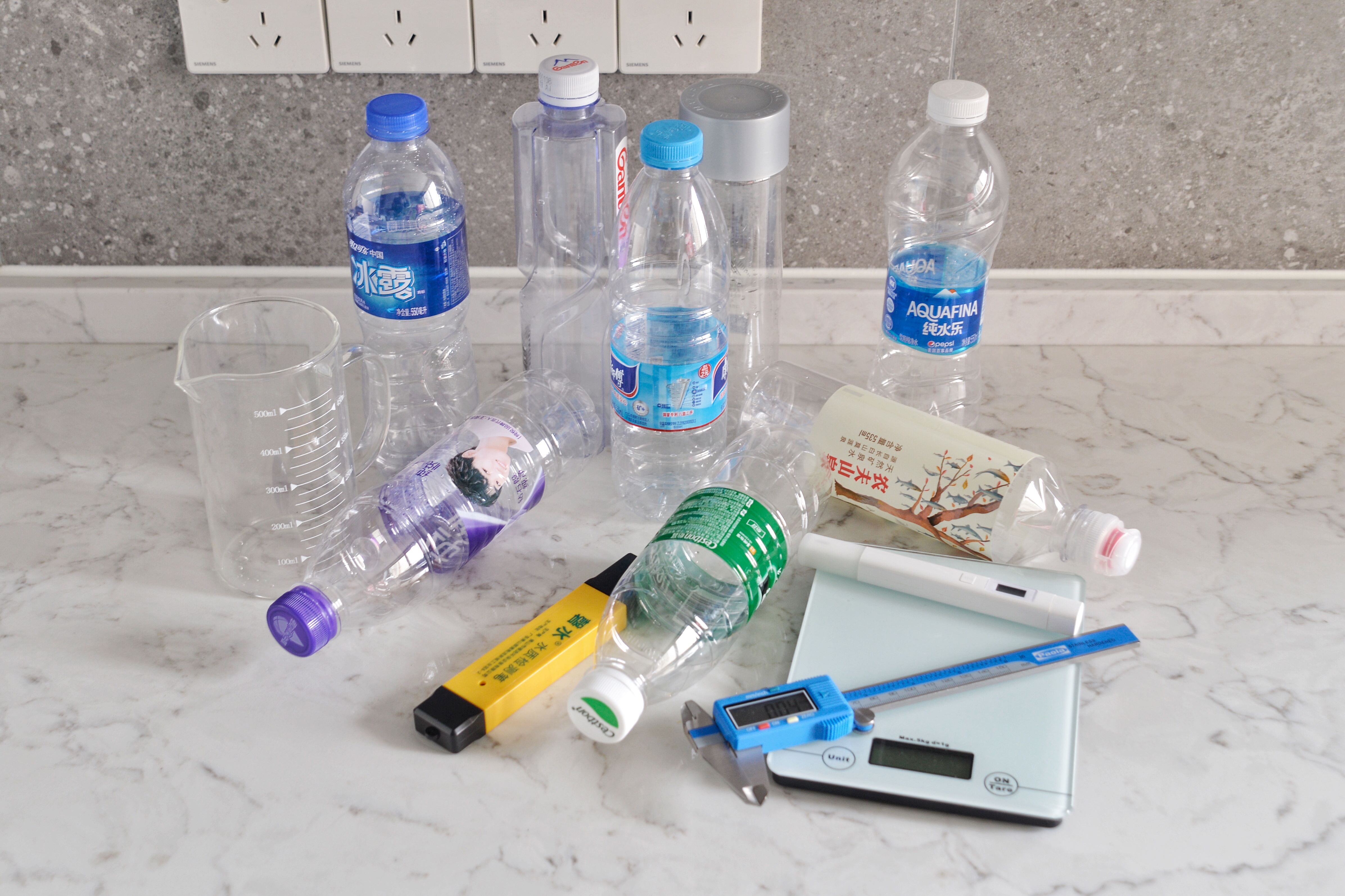 买了8款不同的饮用水，就为写完这篇瞎折腾的“水文”