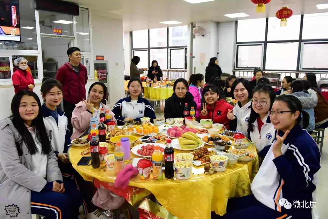 超燃现场燃爆全场校园,超震撼的快闪视频