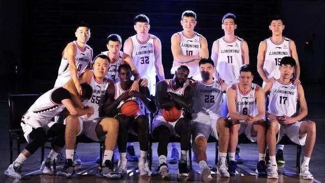 艾伦哈德森连续得分辽宁男篮,郭艾伦赵继伟现身辽宁男篮