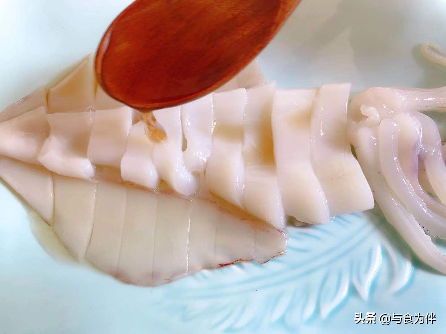 鱿鱼不油炸怎么做好吃,鱿鱼不煎不用炸鲜香肉嫩无腥味