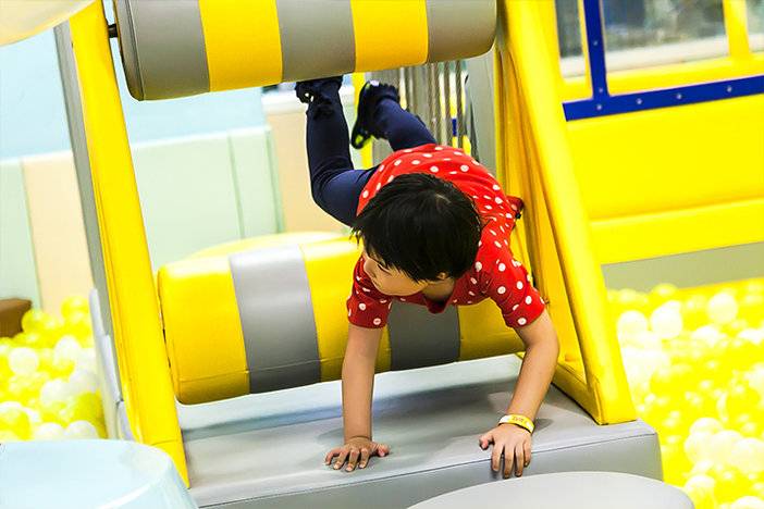 9.9元淘气堡单次游玩,乐多王国儿童室内主题乐园门票