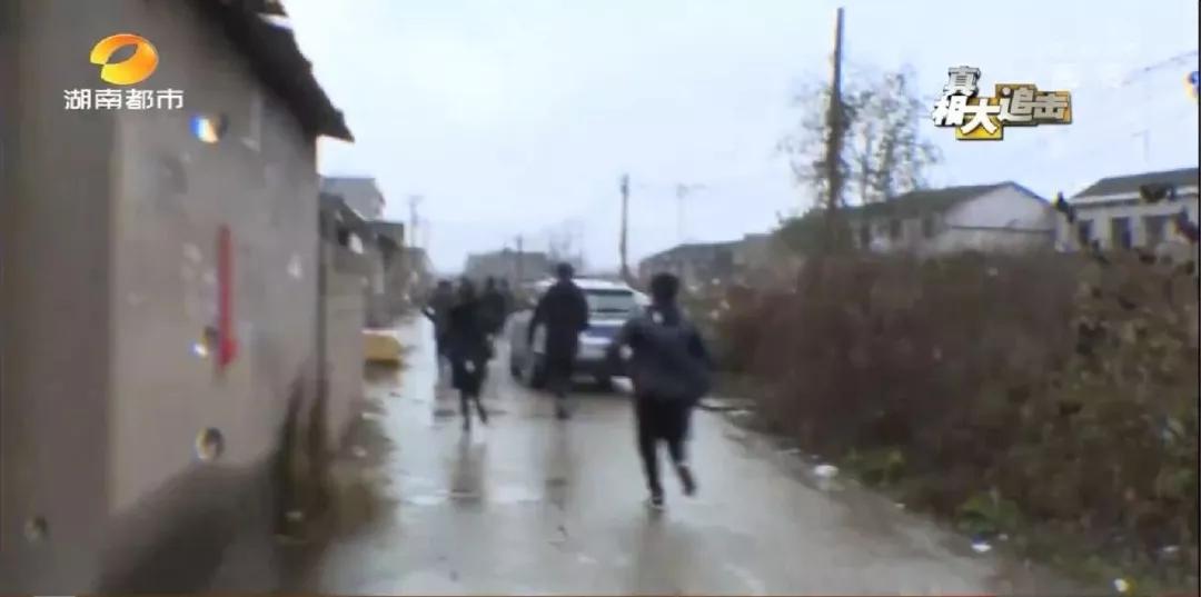 你在路边便利店买过酒吗?很有可能买到假货了!租住房里灌装高档酒,涉案价值2百余万…