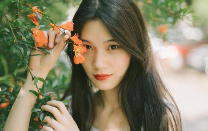 已婚男人克制不联系女人的表现,男人深爱你却不联系你也不回信息