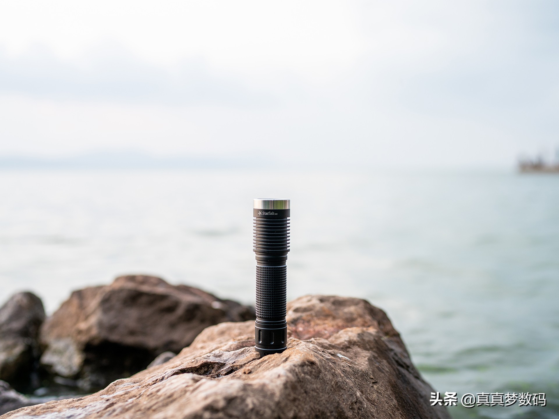 2021强光手电选购经验篇一:盘点我的高性价比强光手电筒