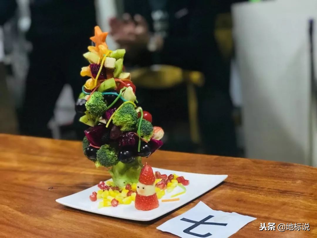 公司圣诞这样过!广告人把水果玩出花~