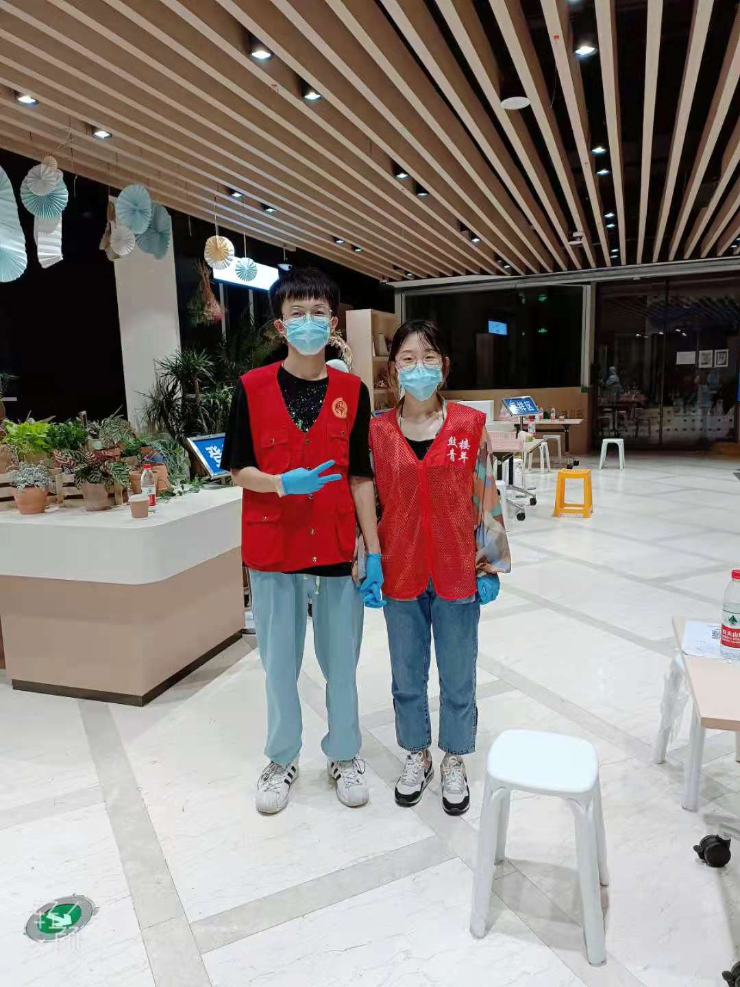 区街新闻｜70多幅照片记录世茂滨江社区辖内志愿者，南京感谢你们