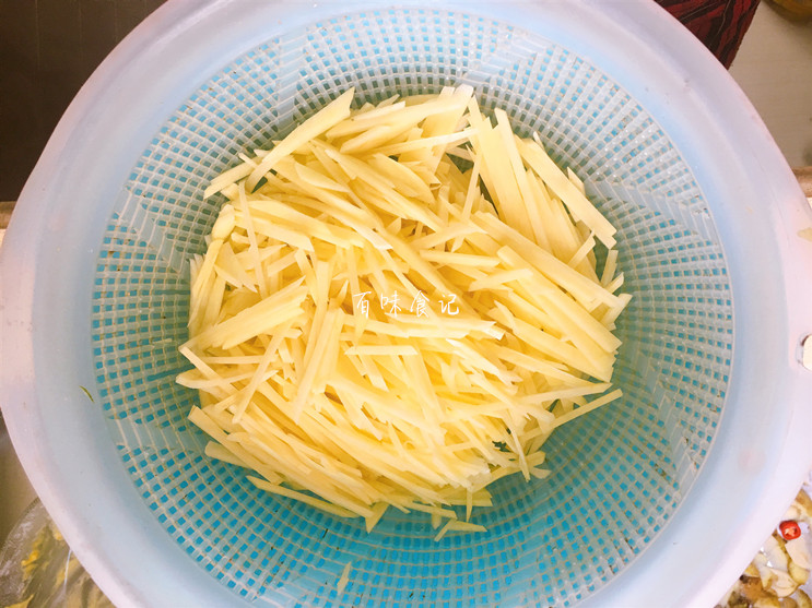 醋溜土豆丝醋怎么放,醋溜土豆丝和醋溜土豆丝