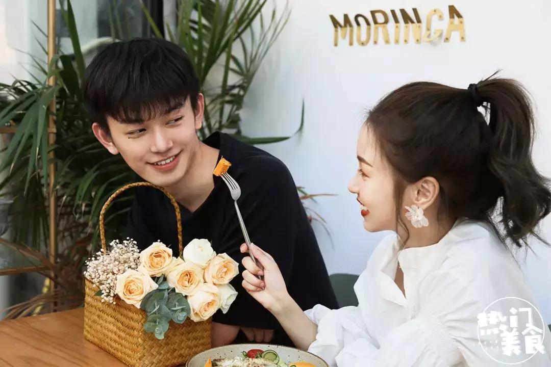 岳麓山山上咖啡馆,岳麓山下的咖啡馆