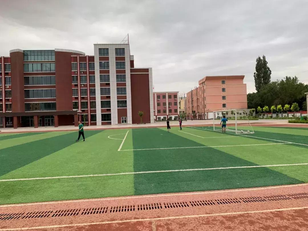 快来哈密五小运动吧，这里运动设施齐全环境优美