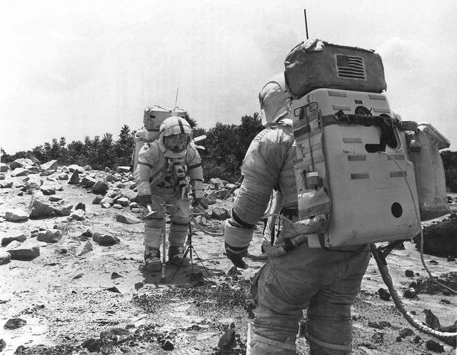 月球登月是真的还是假的,月球真实画面中国登月