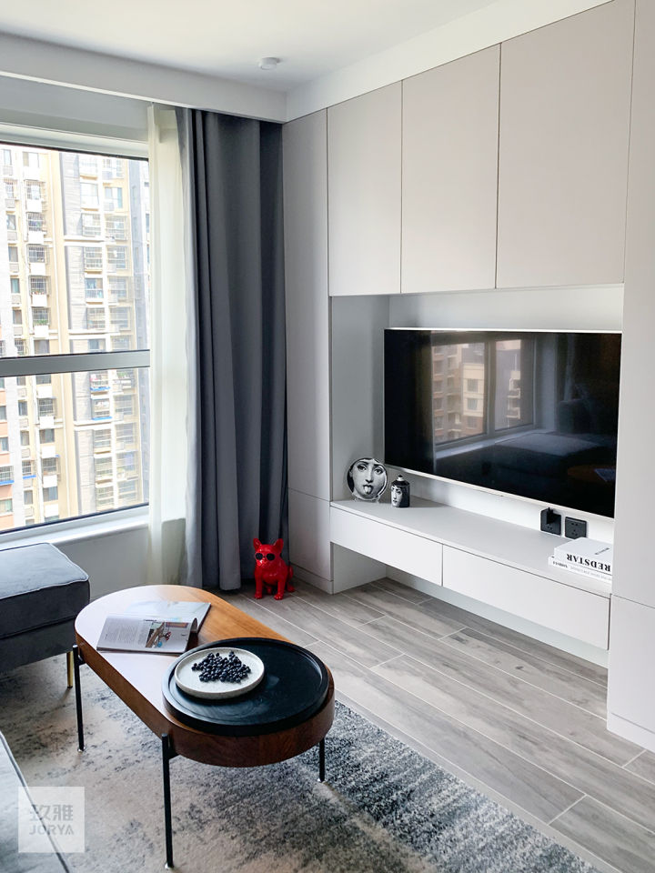 业主把家里收拾的井井有条,美女收拾家干净卫生