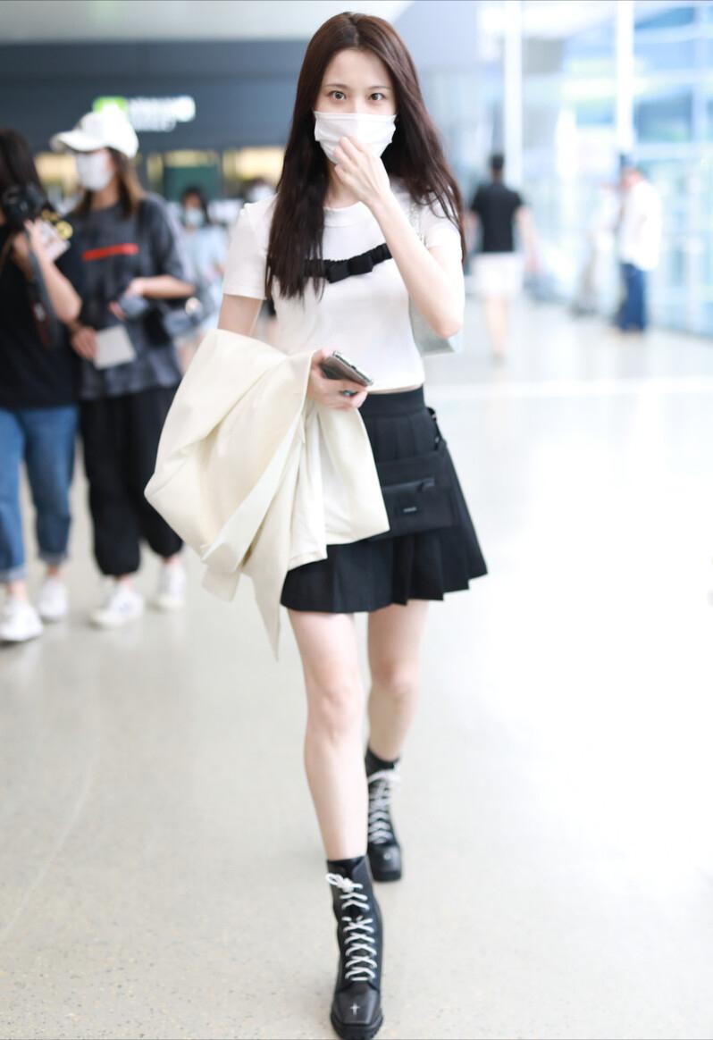 洋气短裤马丁短靴,短裤短靴明星