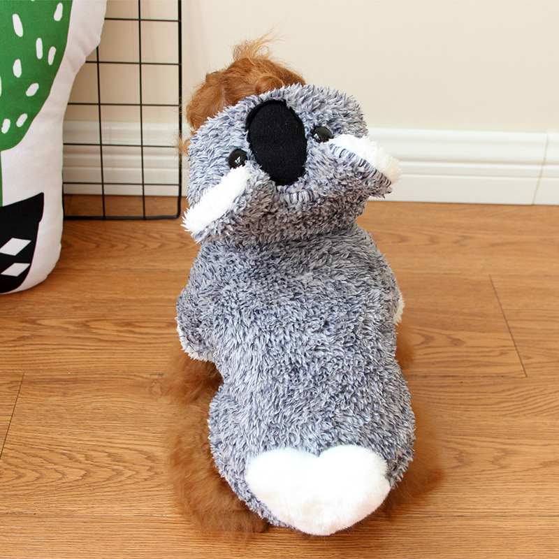 主人给狗狗穿棉服,主人给狗穿衣服