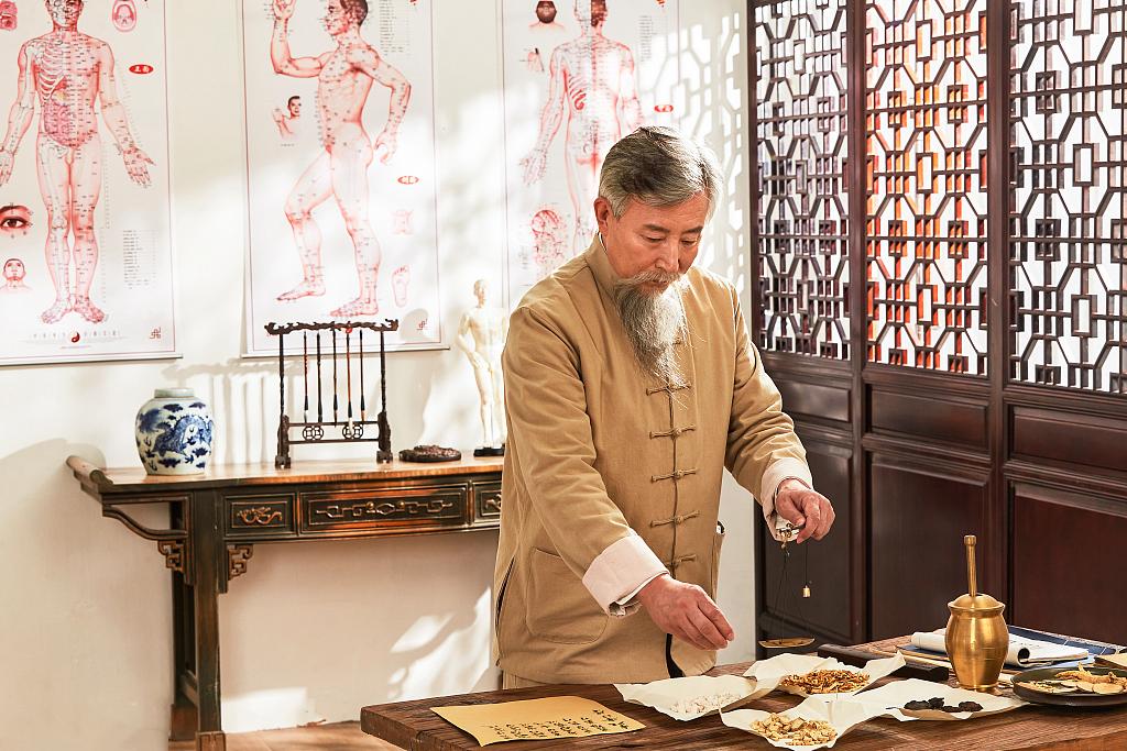 春困秋乏是湿气重么,春困秋乏是气虚造成的吗