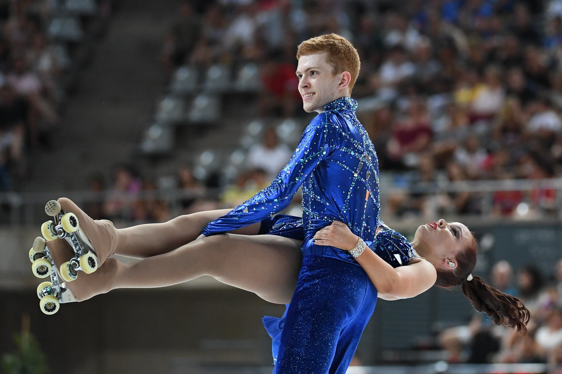 轮滑双排轮和单排轮区别,为什么双排轮滑更锻炼人