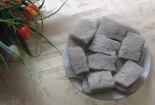 乐山大佛为何不属于石窟,乐山不止有大佛还有美食