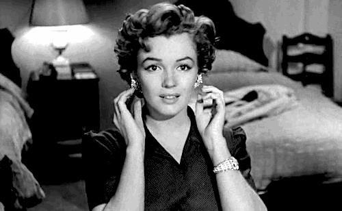 打三个耳洞有什么忌讳,三种人要打耳洞