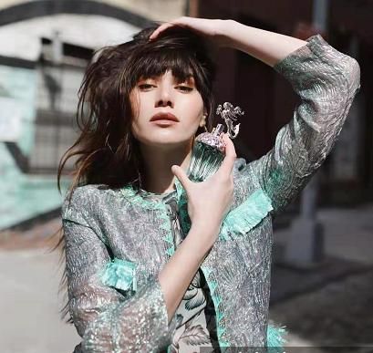 喷上ANNASUI的那一刻，我就是灵魂有香气的人鱼姬